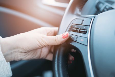 Worauf es bei einer Freisprechanlage fürs Auto ankommt Worauf es bei einer Freisprechanlage fürs Auto ankommt