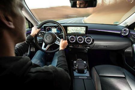 Gebrauchtvergleich Mercedes A-Klasse Audi A3 Limo