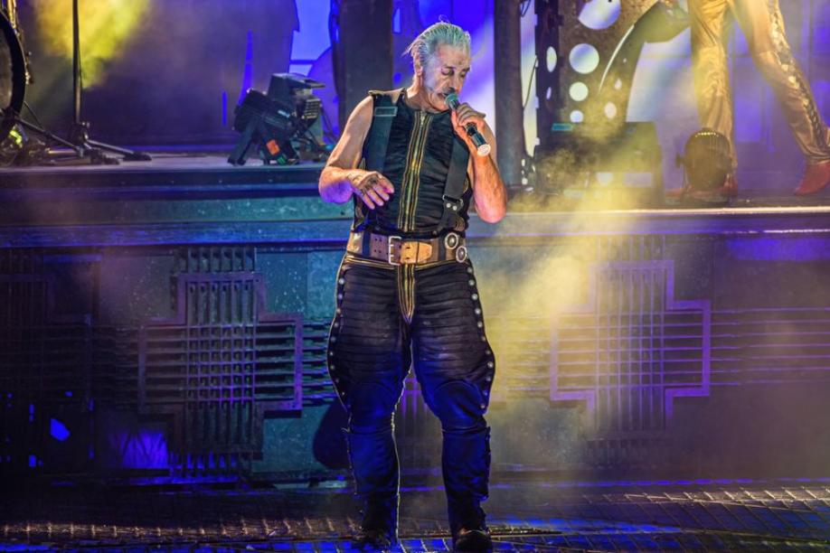 RammsteinKonzert in Berlin Till Lindemann überrascht mit Statement