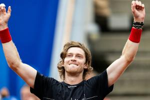 Tennis: Zverev-Bezwinger Rublew gewinnt Turnier in Bastad