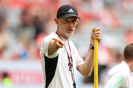 Da geht's lang - Thomas Tuchel machte seiner Mannschaft ganz deutliche Ansagen.