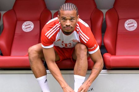 Die Mannschaft schreitet zur Tat - Nach der Präsentationen folgte ein Training. Rund 75 Minuten scheuchte Thomas Tuchel die Mannschaft um Leroy Sané über den Rasen.