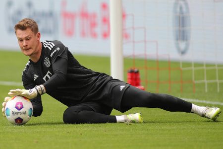 Die letzten Paraden beim FC Bayern? - Auch der abwanderungswillige Alexander Nübel gab im Training noch einmal alles - möglicherweise ein letztes Mal.