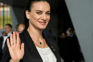 "Majorin" Issinbajewa darf Arbeit im IOC fortsetzen