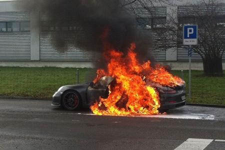 Porsche GT3 Brand Feuer