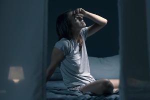 Anstrengende Nachthitze: Wie man sich im Schlaf richtig abkühlt