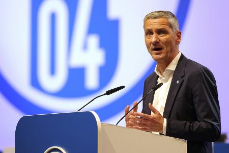 Schalke und Vorstandsboss Schröder trennen sich Schalke und Vorstandsboss Schröder trennen sich