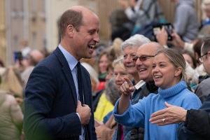 Der Umwelt zuliebe: Prinz William verkauft vegane Burger in London
