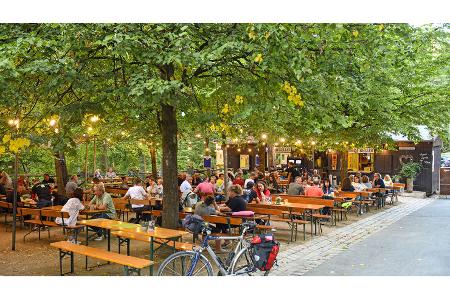Oberfranken Reise Biergarten f