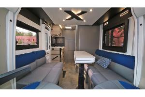 Modularer Van mit Hubbett