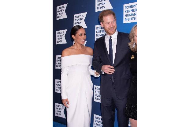 …sind Portraits auf den Streaming-Portalen aber doch eher den ganz großen Popstars vorbehalten. Kaum eine Serie schlug so hohe Wellen wie der Sechsteiler 'Harry & Meghan', in dem die abtrünnigen Royals ihre Geschichte erzählten.