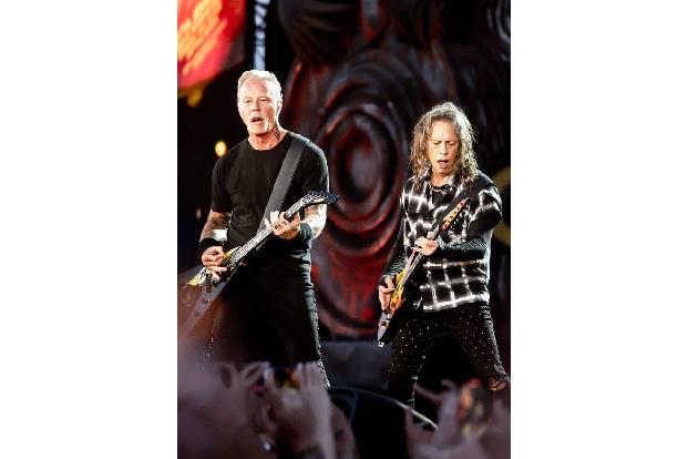 Fast hätte es mit der Rockstar-Karriere dennoch geklappt, denn eine andere Band war an ihm interessiert. 