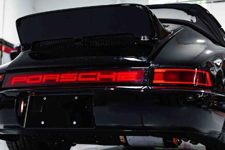 Sacrilege Motors SR001 Blackbird auf Basis Porsche 911 964 America Roadster