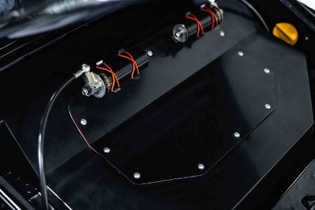 Sacrilege Motors SR001 Blackbird auf Basis Porsche 911 964 America Roadster