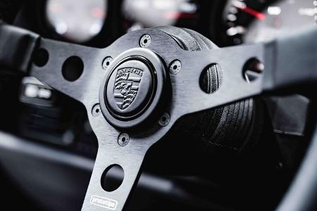 Sacrilege Motors SR001 Blackbird auf Basis Porsche 911 964 America Roadster