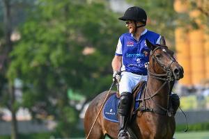 Prinz Harry hoch zu Ross: Polospiel für den guten Zweck in Singapur