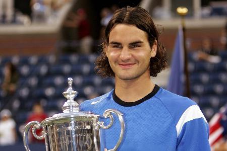 An der Spitze angekommen - 2004 zaubert Federer eine Bilanz von 74:6 Siegen auf den Court, lässt drei Grand-Slam-Titel folgen und erklimmt die Spitze der ATP-Rangliste.