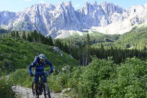 Mountainbiken in den Dolomiten: Diese Touren sind legendär