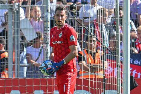 Werder Bremen - TOR: Jirí Pavlenka - Note: 2,5 - Konnte gleich den ersten Schuss auf sein Tor nicht abwehren (4.). Hielt sein Team danach aber lange im Spiel. Gerade gegen Goretzka (33.), Kane (61.) und Mazraoui (84.) mit ganz starken Paraden. Ihn traf keine Schuld an der Niederlage.