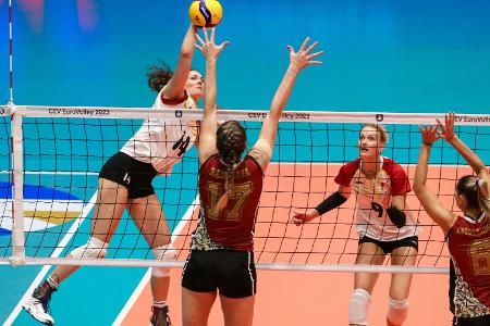 Auch ohne Orthmann: Volleyballerinnen weiter auf Kurs Auch ohne Orthmann: Volleyballerinnen weiter auf Kurs