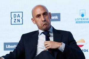 Luis Rubiales: Spaniens Verbandspräsident nach Kuss-Eklat suspendiert