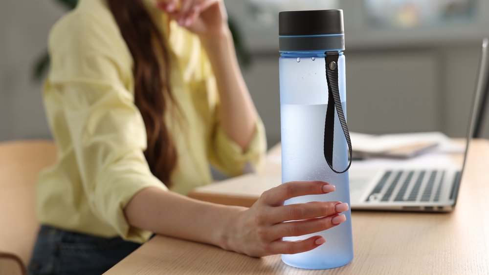 Angebrochene Flasche Wie lange ist Wasser haltbar?