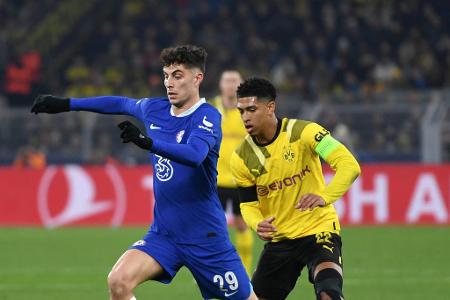Die zehn teuersten Transfers des Sommers - Auch in diesem Transfer-Fenster haben sich viele Spitzenklubs nicht bitten lassen und viel Geld für Neuzugänge auf den Tisch gelegt. Vor allem die Vereine aus der Premier League hatten die Spendierhosen an. Doch auch die Bundesliga ist in viele Top-Deals verwickelt. Das sind die zehn teuersten Transfers des Sommers: Die zehn teuersten Transfers des Sommers - Auch in diesem Transfer-Fenster haben sich viele Spitzenklubs nicht bitten lassen und viel Geld für Neuzugänge auf den Tisch gelegt. Vor allem die Vereine aus der Premier League hatten die Spendierhosen an. Doch auch die Bundesliga ist in viele Top-Deals verwickelt. Das sind die zehn teuersten Transfers des Sommers:
