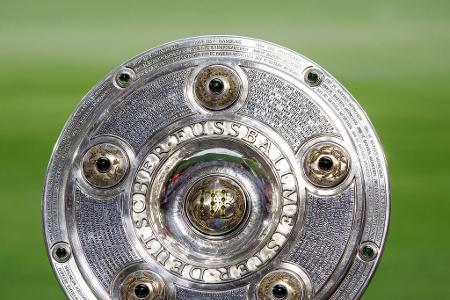 Die ewige Tabelle der Bundesliga - Wie sieht die ewige Tabelle der Bundesliga aus? An der Spitze thront natürlich der FC Bayern, der jüngst eine Schallmauer durchbrochen hat. Aber wer reiht sich hinter dem Rekordmeister ein? Die Top 10 plus die aktuellen Bundesligisten zum Durchklicken [Stand 28. August 2023]: