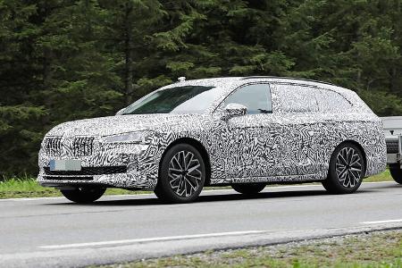 Erlkönig Skoda Superb Combi