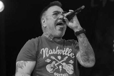 Smash-Mouth-Frontmann Steve Harwell mit 56 Jahren gestorben Smash-Mouth-Frontmann Steve Harwell mit 56 Jahren gestorben