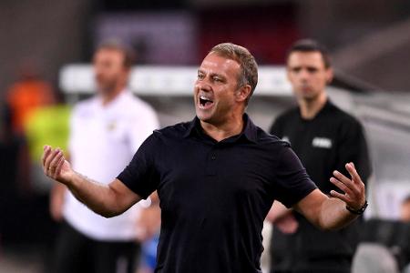 März 2022: Rekordstart vor Auftakt ins WM-Jahr - Mit acht Siegen bis zum 2:0 gegen Israel zum Start ins WM-Jahr 2022 gelingt Flick ein DFB-Rekordstart. Die Qualifikation für Katar vollendet er souverän, die Fans mögen das Nationalteam wieder. 'Wir haben uns als erste Nation nach Katar qualifiziert für Katar. Mit dieser Mentalität ist einiges machbar', äußerte Flick stolz und selbstbewusst.