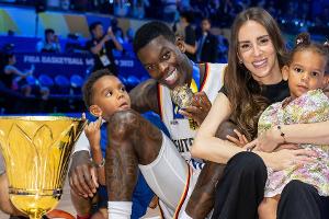 Basketball-Star Dennis Schröder feiert: Das ist Deutschlands WM-Held
