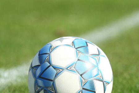 'Fußball ist mein Hobby. Wenn ich Geld verdienen will, geh' ich in die Arbeit.' (A-Klassen-Torjäger Sebastian Zeitler vom VfB Wölbattendorf zu den Verlockungen des bezahlten Fußballs)