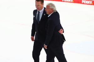 DEL: Wolfsburg verlängert mit Fliegauf und Stewart bis 2026