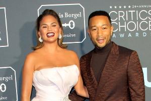 Chrissy Teigen kündigt großes Jubiläums-Wochenende an