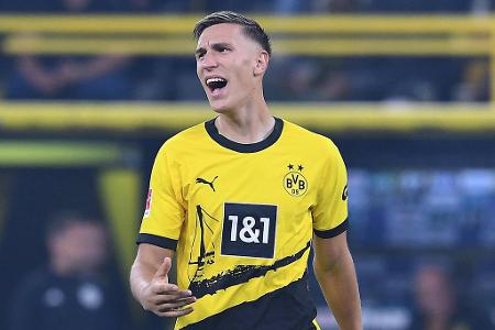 Nico Schlotterbeck - Note: 3,5 - Machte neben Mats Hummels ein solides Spiel, offenbarte allerdings, wie schon in der Nationalmannschaft, in 1-gegen-1-Duellen Probleme. Anders als gegen Japan führten diese gegen Freiburg jedoch nicht zu Gegentoren.