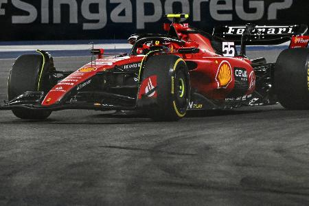 Verstappens Serie reißt in Singapur - Feuerwerk für Sainz Verstappens Serie reißt in Singapur - Feuerwerk für Sainz