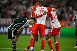 Ohne Trainer und Glanz: Bayern zum Auftakt weiter eine Macht