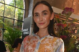 Anna Adamyan berichtet über "traumatische" Geburt ihres Sohnes