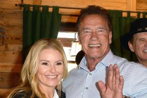 Ohne Show-Einlage: Arnold Schwarzenegger besucht Oktoberfest