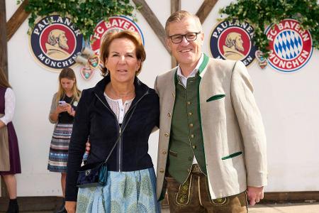 Auch der Bayern-CEO lässt sich blicken