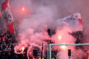 Ajax-Fans sorgen für Spielabbruch - Mislintat entlassen