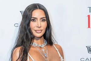 Raspelkurze Haare: Kim Kardashian ist kaum wiederzuerkennen