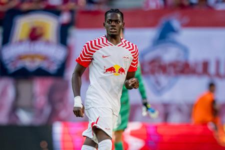 Castello Lukeba - Note: 2,5 - War gedanklich voll auf der Höhe. Fing deshalb viele Pässe der Bayern in die heiße Zone ab. Vorne bei seinem Treffer zum 2:0 ebenfalls handlungsschneller als alle Gegenspieler (26.). Sein Ballverlust leitete allerdings das 2:2 ein.