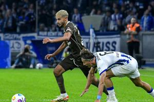 Sieg bei Hertha: St. Pauli übernimmt die Tabellenspitze