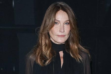 Appell an Frauen: Carla Bruni spricht offen über Brustkrebsdiagnose Appell an Frauen: Carla Bruni spricht offen über Brustkrebsdiagnose