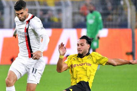 BVB vs. AC Mailand: Noten und Einzelkritik - Nach der Pleite gegen PSG stand Borussia Dortmund am Mittwochabend im zweiten Gruppenspiel der Champions League bereits unter Druck. Gegen Milan präsentierte sich die Terzic-Elf in allen Belangen klar verbessert. Trotzdem reichte es nur zu einem 0:0. Alle BVB-Stars in der Einzelkritik: BVB vs. AC Mailand: Noten und Einzelkritik - Nach der Pleite gegen PSG stand Borussia Dortmund am Mittwochabend im zweiten Gruppenspiel der Champions League bereits unter Druck. Gegen Milan präsentierte sich die Terzic-Elf in allen Belangen klar verbessert. Trotzdem reichte es nur zu einem 0:0. Alle BVB-Stars in der Einzelkritik: