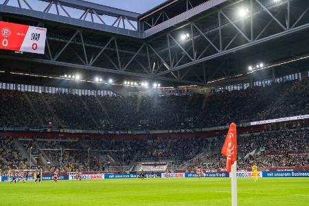 Osnabrück-Fan nach Sturz außer Lebensgefahr Osnabrück-Fan nach Sturz außer Lebensgefahr