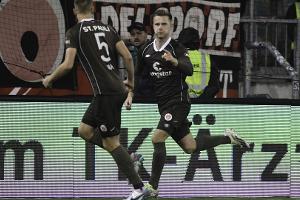 St. Pauli nach Torfestival an der Zweitliga-Spitze
