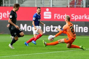 Kiel verpasst Sprung auf Platz zwei